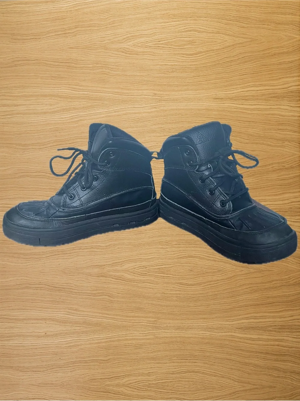 EUC Nike ACG Woodside II Triple Black Hiking/Casual Leather Nylon Boots Size 2Y